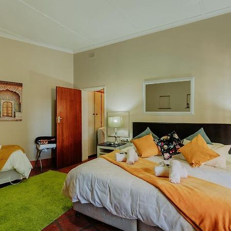 Riverbank Lodge Upington Bagian luar foto
