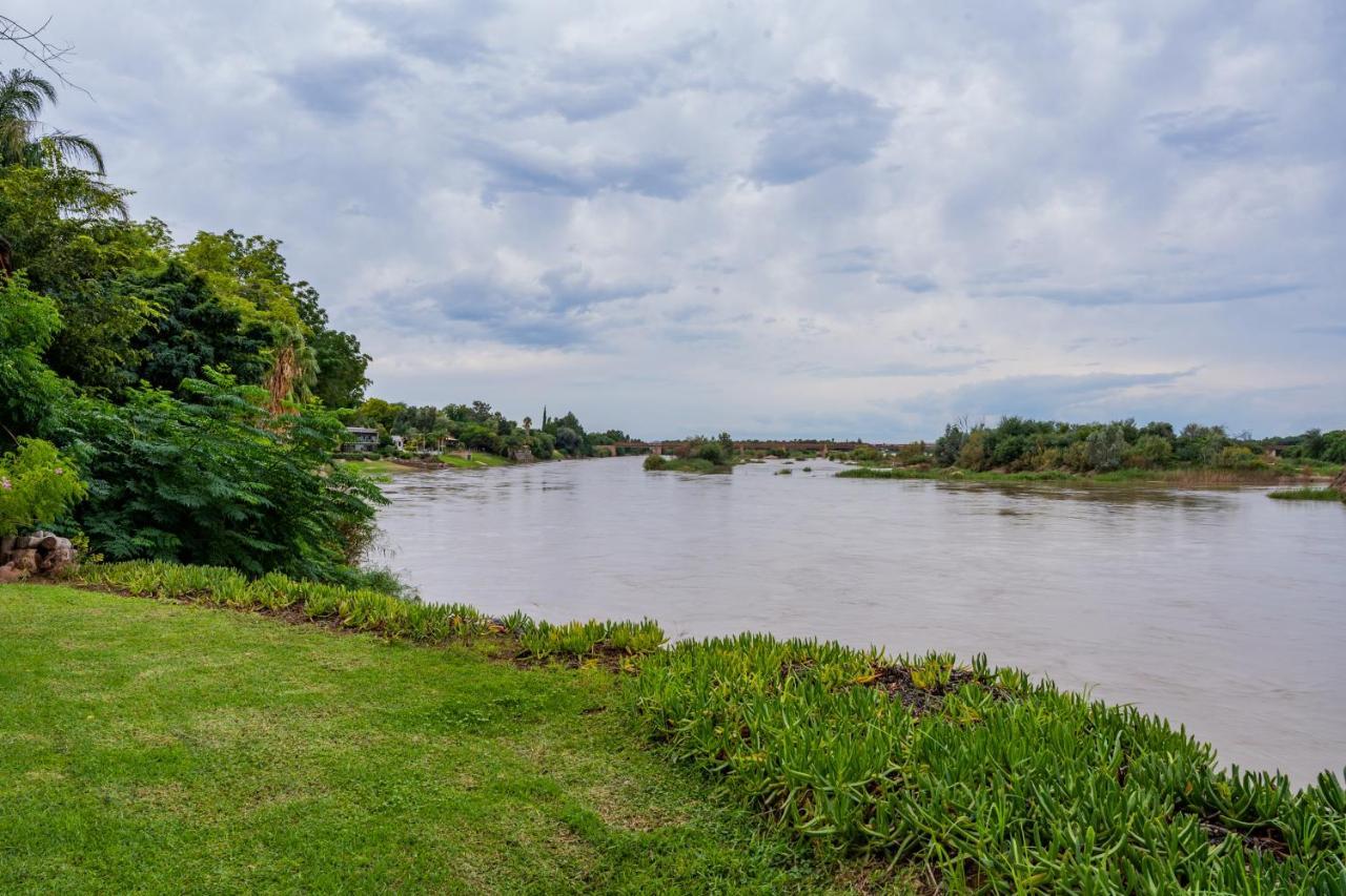Riverbank Lodge Upington Bagian luar foto