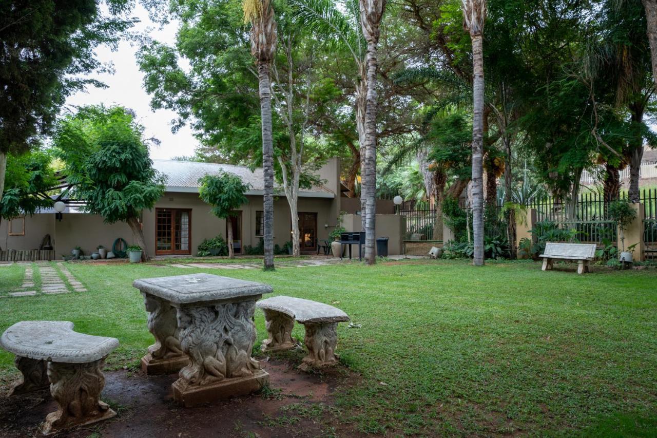 Riverbank Lodge Upington Bagian luar foto
