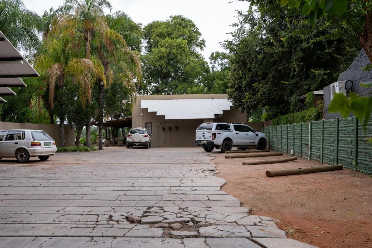 Riverbank Lodge Upington Bagian luar foto