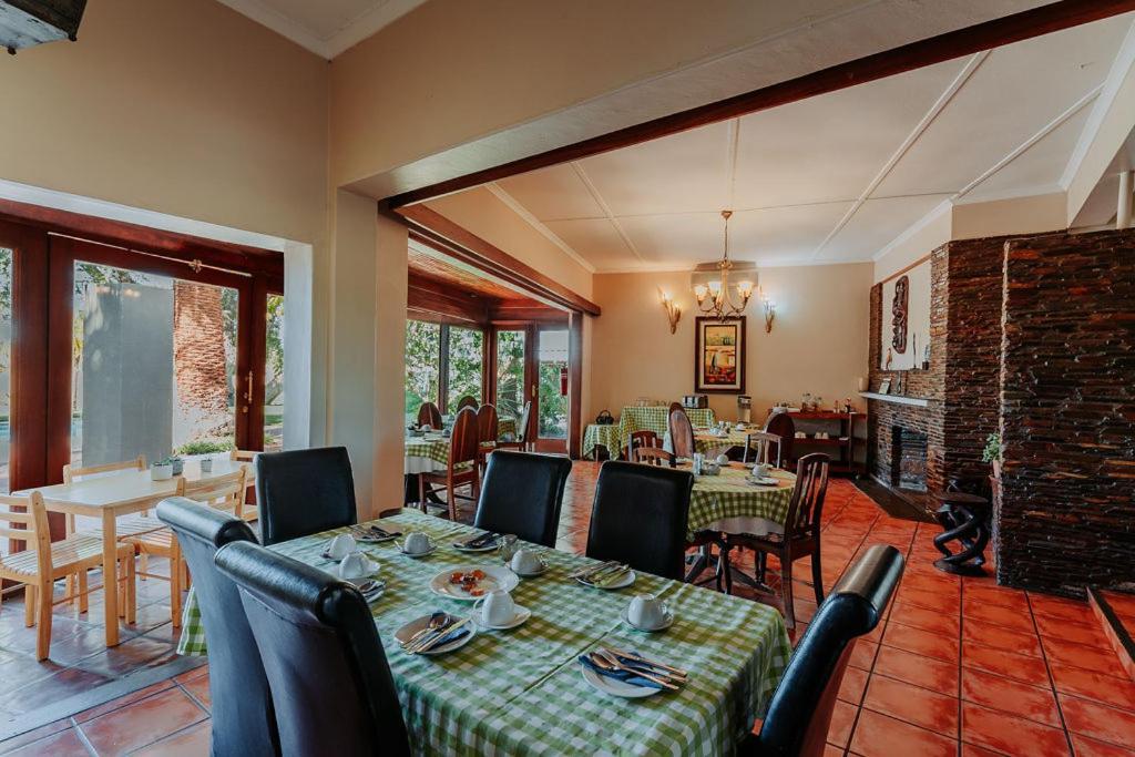 Riverbank Lodge Upington Bagian luar foto