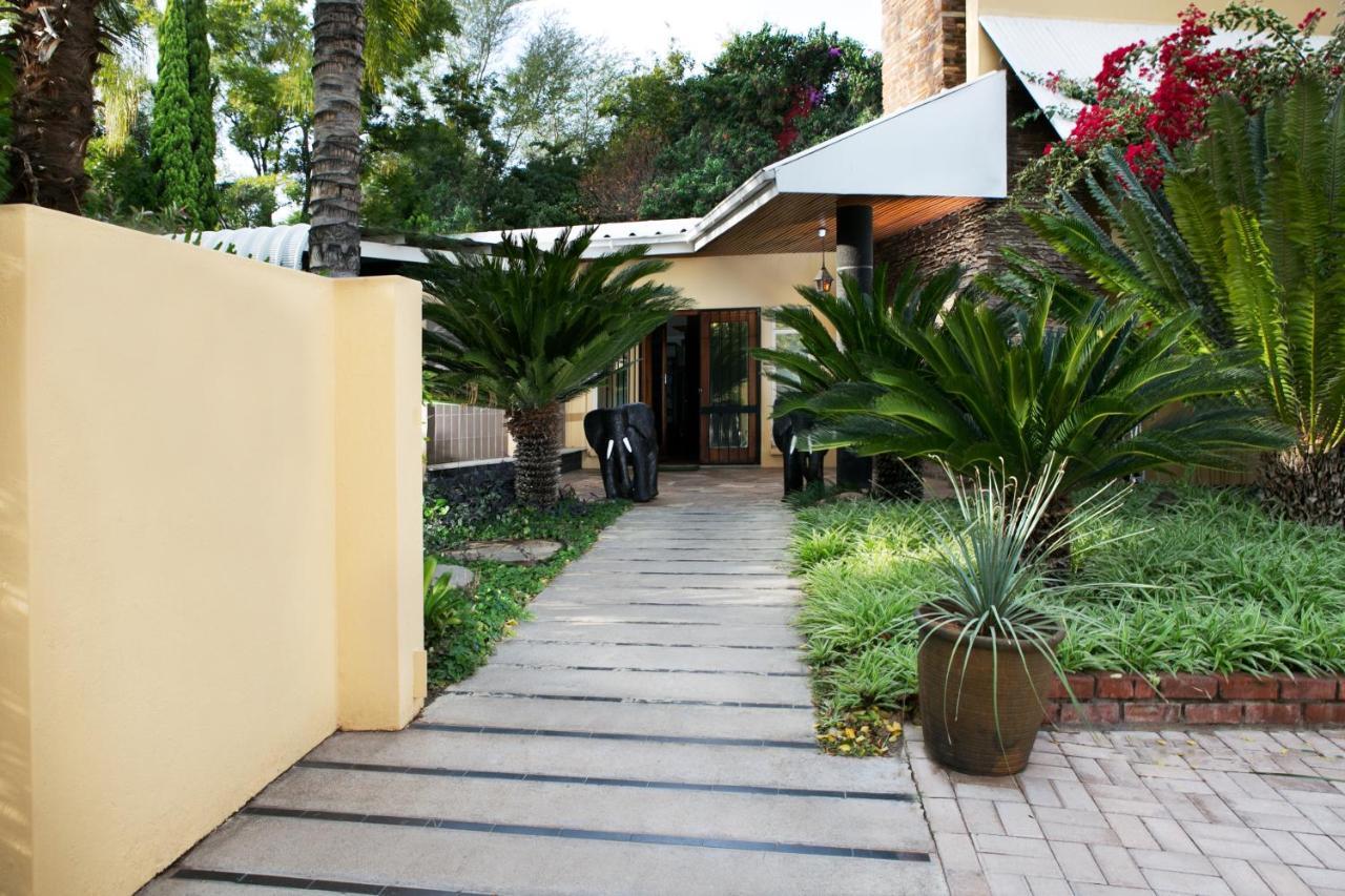 Riverbank Lodge Upington Bagian luar foto